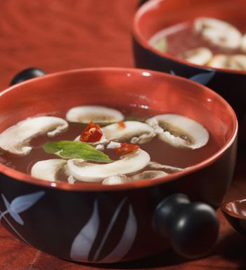 女性月經(jīng)前胸部脹痛是什么原因