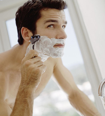 男性養(yǎng)生常識(shí) 刮胡子的頻率會(huì)影響壽命長短