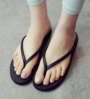 人字拖好看但危害大 盤點(diǎn)4種拖鞋的危害