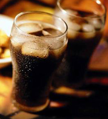 喝太多可樂對(duì)身體不利 常喝可樂易得8種病