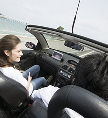 開(kāi)車太久犯困怎么辦  試試嚼無(wú)糖口香糖