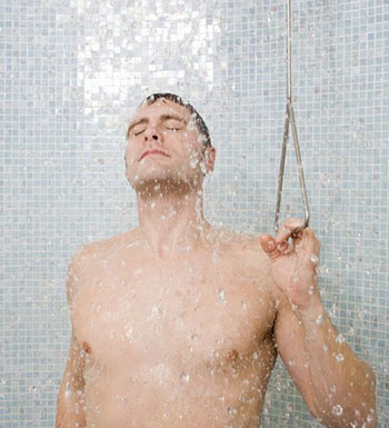 男人動(dòng)一下就冒大汗 可能是某種疾病的兇兆