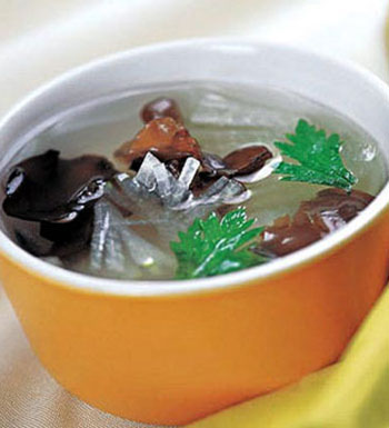 吃什么補(bǔ)血益氣 10款經(jīng)典女性補(bǔ)血藥膳方