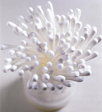 游泳耳朵進(jìn)水怎么辦 夏季游泳必會(huì)常識(shí)