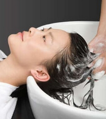 正確的洗頭方法 揭秘洗頭發(fā)的六大禁忌