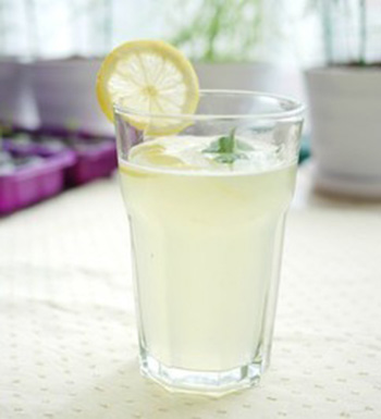 夏季出汗多身體缺水 5招幫你輕松多喝水