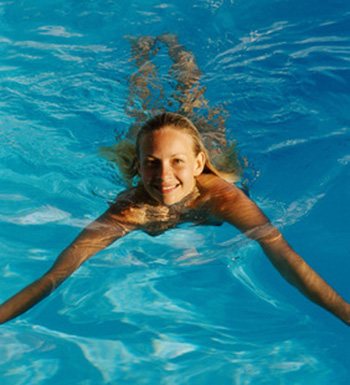 運動養(yǎng)生 夏季游泳健身的幾大好處有哪些