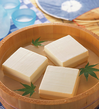 早上不要空腹喝蜂蜜水 喝蜂蜜水的11個(gè)禁忌