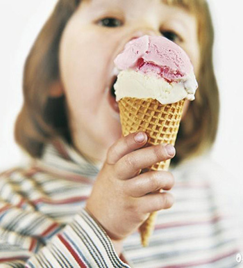 夏季冷飲解暑有禁忌 哪些人不能吃冰淇淋