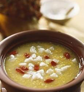 臉色蒼白怎么調(diào)理 六款藥膳補(bǔ)血養(yǎng)顏