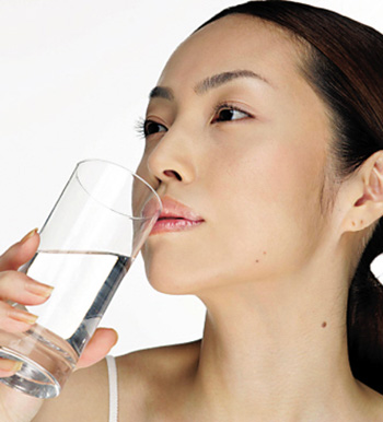 你真的會(huì)喝水嗎 早晨的水不該這么喝