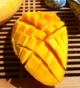 芒果的功效與作用 女性多吃芒果可防乳腺癌