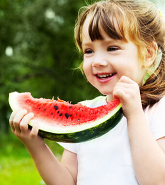 西瓜的功效與作用 西瓜解暑養(yǎng)顏有一手