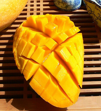 吃芒果的好處和壞處 芒果怎么吃才健康