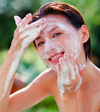 美容護膚小竅門 讓你60歲也張皺紋的洗臉法