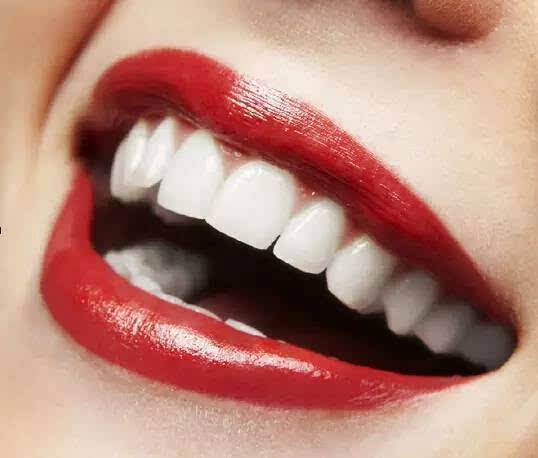 怎樣使牙齒變白之七大妙法供大家選擇