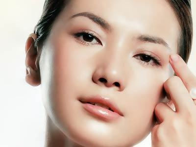 修復(fù)美麗之如何去除眼袋