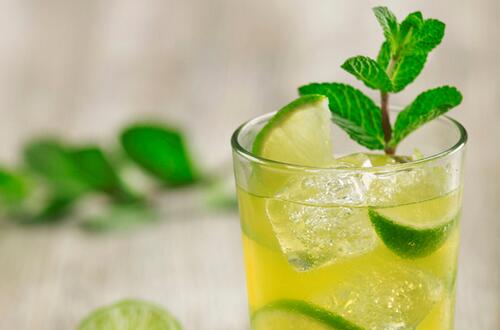 孕婦能喝檸檬水嗎   喝檸檬水的五大好處