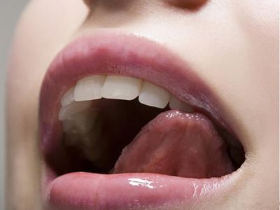 怎樣使牙齒變白之七大妙法供大家選擇