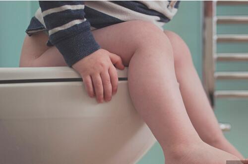 憋尿的危害     5大危害不容忽視