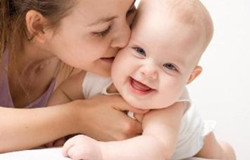 媽媽們別著急，告訴你小孩反復(fù)發(fā)燒怎么辦