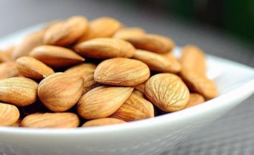杏仁的功效、適用人群及食用禁忌介紹
