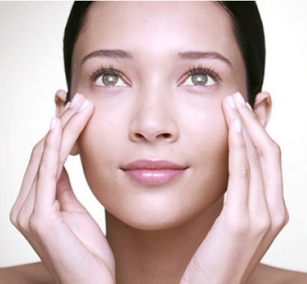 很多愛美女性糾結(jié)怎樣快速去除眼袋