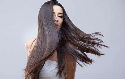 女人的特征烏黑柔亮的頭發(fā) 怎樣才能讓頭發(fā)長(zhǎng)得快