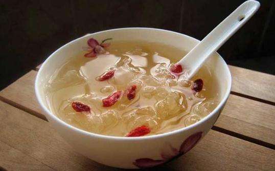 名貴的營養(yǎng)佳品 銀耳的做法