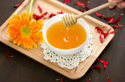 蜂蜜洗臉有什么好處 怎么做蜂蜜面膜