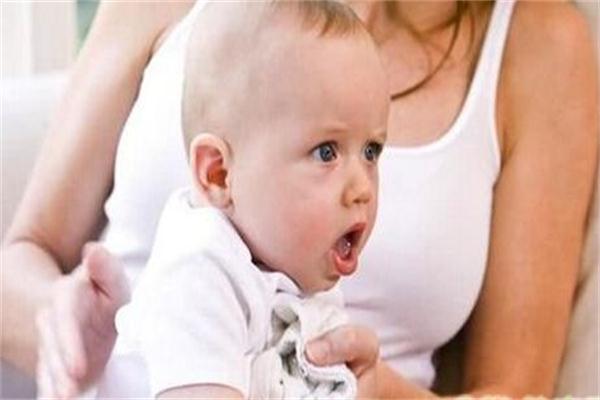 嬰兒咳嗽怎么辦 適合治療咳嗽的食物