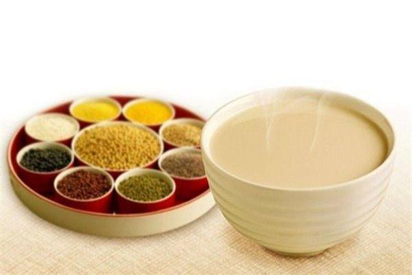 晚上喝豆?jié){好嗎 晚上喝豆?jié){需注意什么