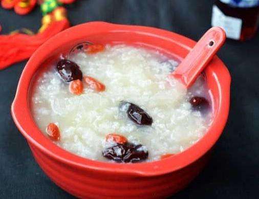 4款養(yǎng)生美容粥讓你成為美麗的女人