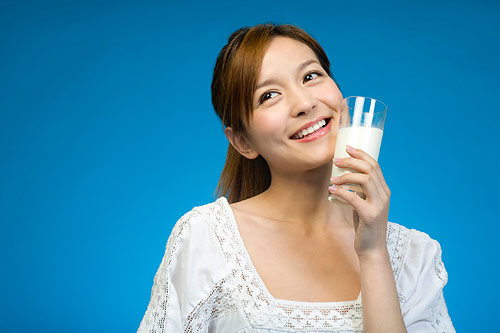 喝牛奶的好處與壞處 據(jù)說很多人都不知道