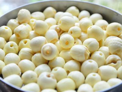 吃蓮子的注意啦，教你蓮子怎么吃最美味