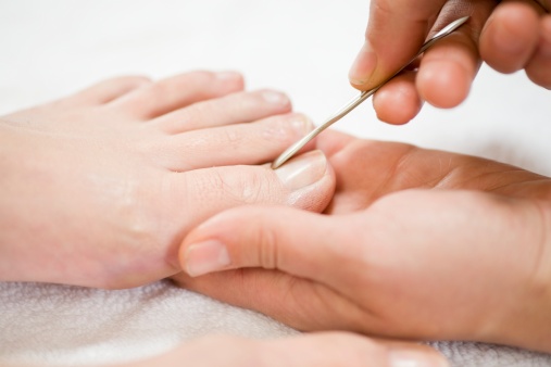 腳趾甲變厚怎么治療 辦法有3種