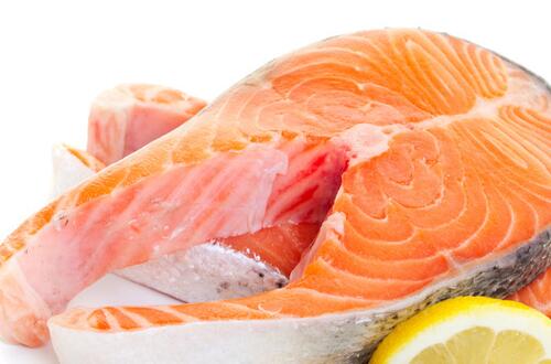 三文魚的營養(yǎng)價值   降低膽固醇及補充維D