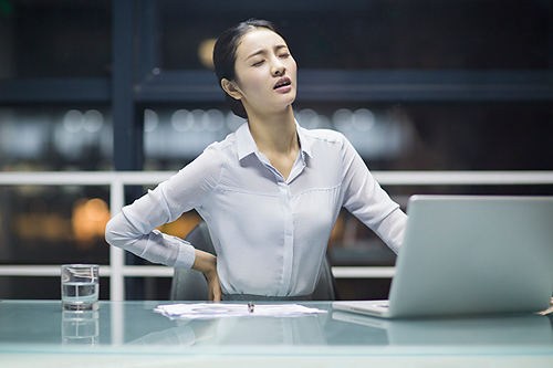 背痛是什么原因 通常由這六種原因所致