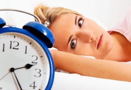 女人失眠的治療方法及教快速入睡的技巧