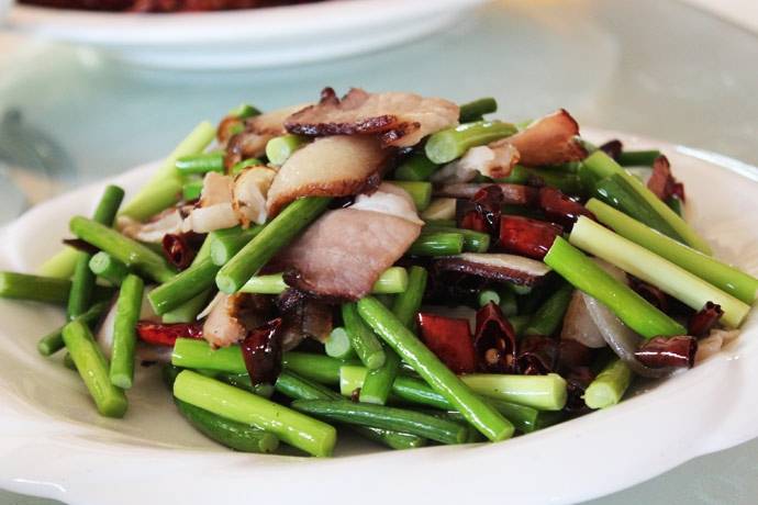 蒜苗炒臘肉的家常做法 簡單易學(xué)益處多