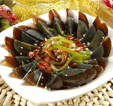 高血壓病人少吃 松花蛋的營養(yǎng)和吃法介紹