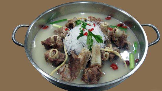 豬骨頭湯的三大美味做法 簡(jiǎn)單易學(xué)又營養(yǎng)