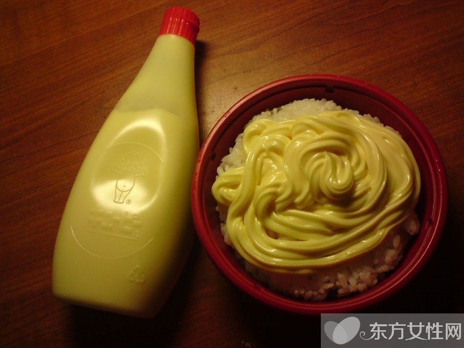 蛋黃醬的做法是怎么做的 蛋黃醬和沙拉醬的區(qū)別