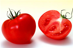 用西紅柿祛斑的方法原來(lái)還有這么多選擇