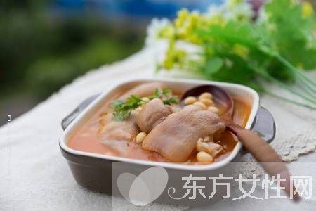 黃豆燉豬蹄的做法怎么做的 黃豆燉豬蹄的營養(yǎng)特點(diǎn)