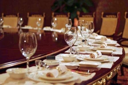 酒桌禮儀的常識(shí)有哪些 酒量不行的9個(gè)技巧