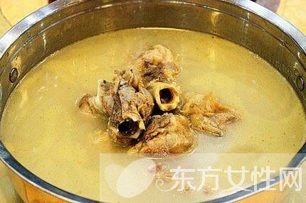 豬骨頭湯的三大美味做法 簡單易學(xué)又營養(yǎng)