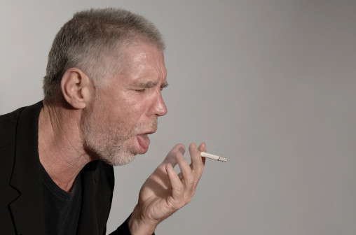 肺癌的晚期癥狀 一般表現(xiàn)在四個方面