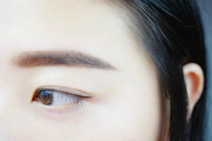 不一樣的修眉的方法步驟