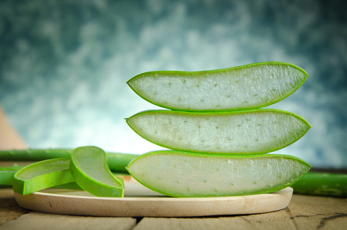 皮膚發(fā)黃怎么美白 內(nèi)外兼修雙管齊下